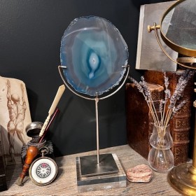 Blue agate on stand - On...