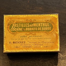 Boîte de pastilles à la...