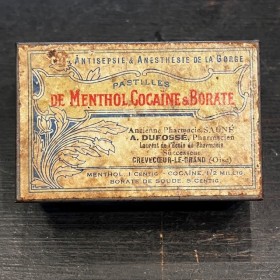 Boîte de pastilles à la...