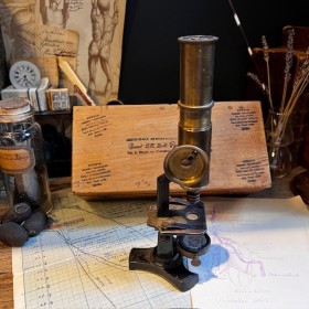 Microscope ancien...