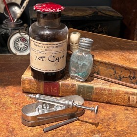 Antique Hypodermic syringe...